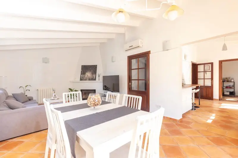 Finca Rústica en Manacor con Piscina y Amplio Jardín