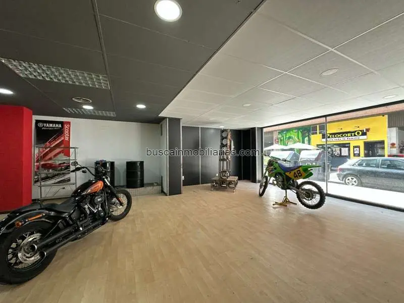 Local Comercial en Venta en Zaragoza: Amplio y Versátil