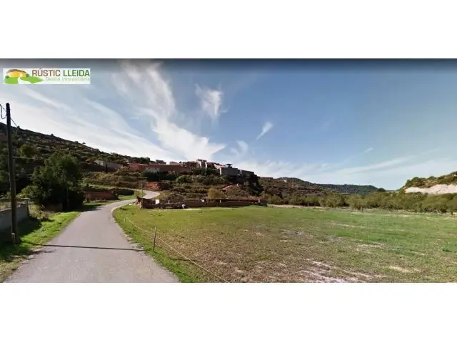 Casa (De Unos 302 M2) A 20 Minutos De Lleida.