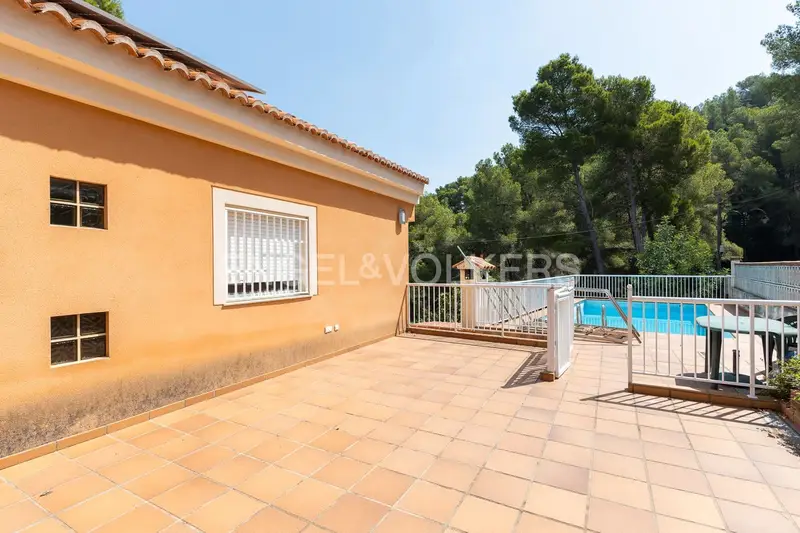 Chalet en Venta Alzira con Piscina y Vistas al Mar Reformado