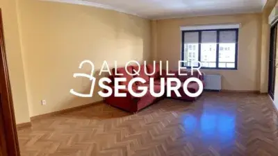 Piso en Alquiler Ensanche 110m2 3 Dormitorios Terraza Piscina