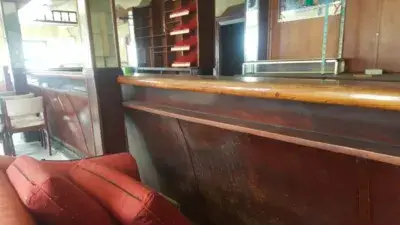 Casa en Venta con Bar Restaurante en Bádames