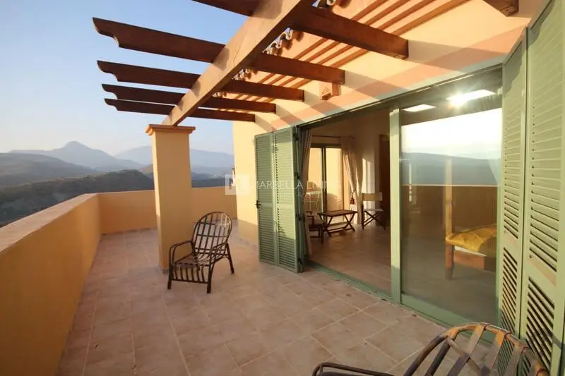 Apartamento 3 Dormitorios en Venta Benahavis Malaga
