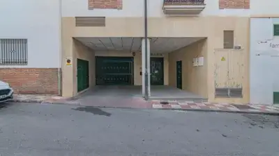 Piso en Venta en La Zubia 3 Dormitorios 2 Baños Garaje