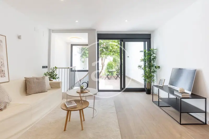 Chalet en Terrassa con Jardín y Terraza - Recién Reformado