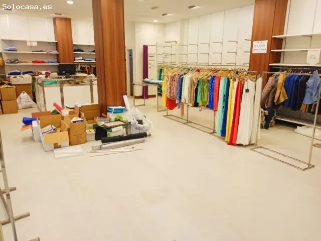 Bajo Comercial en Plaza de Ultramar 200m2