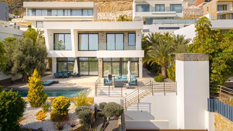 Villa de Lujo 5 Dormitorios Finestrat Vistas al Mar
