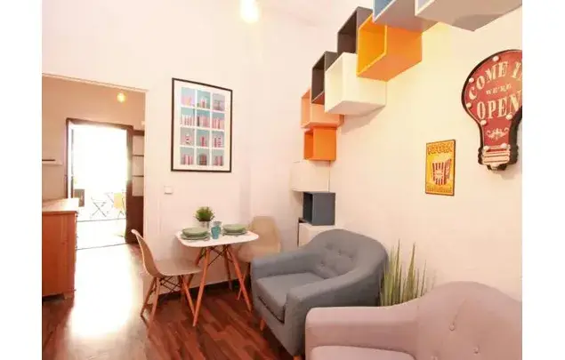 Alquiler piso 82m² Barcelona  3 dormitorios  cerca metro