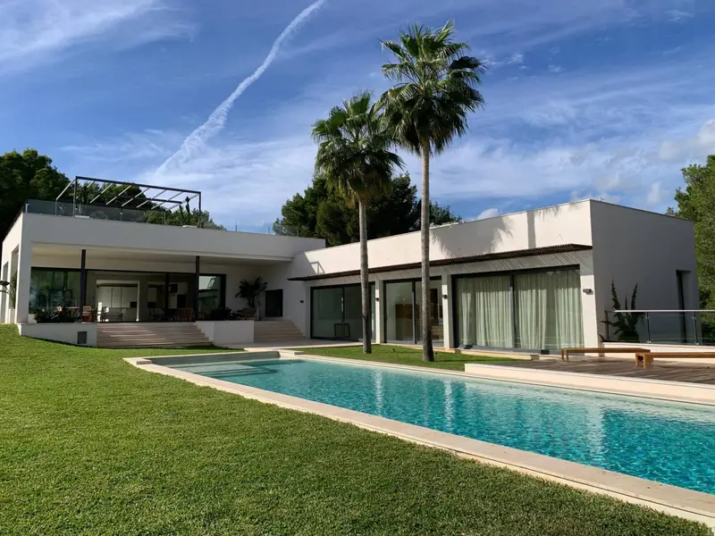 Villa de Lujo en Son Rapinya con Vistas al Mar