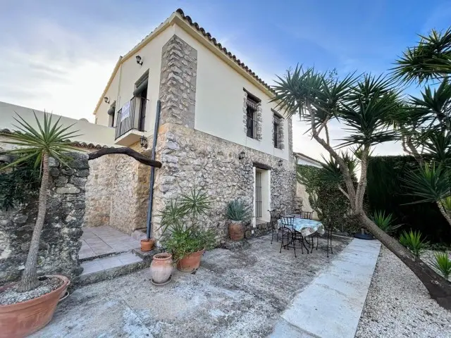 Casa en Venta Jalón 3 Dormitorios 2 Baños Piscina Jardín