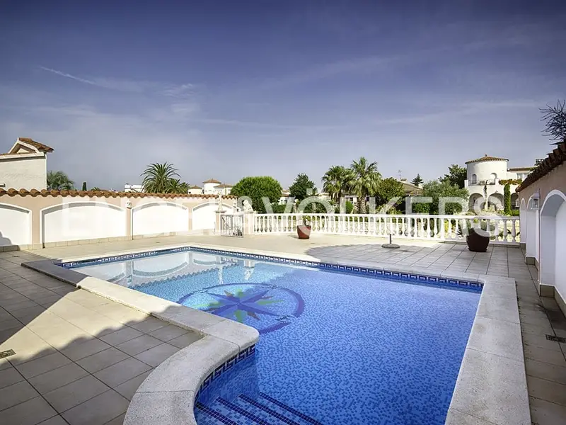 Chalet en Empuriabrava con Licencia Turística
