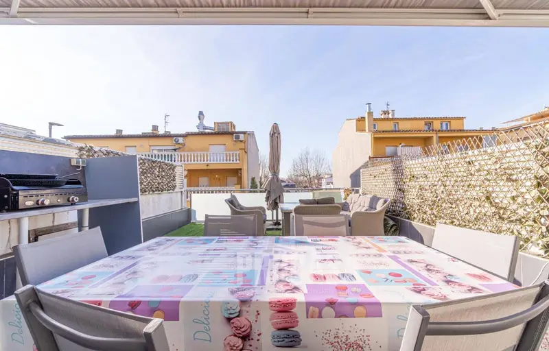 Apartamento en Empuriabrava con Terraza de 35m2 y Trastero