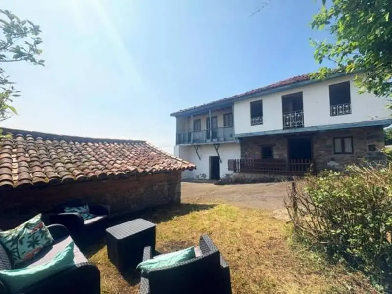 Casa Rústica en Asturias con Fincas Edificables
