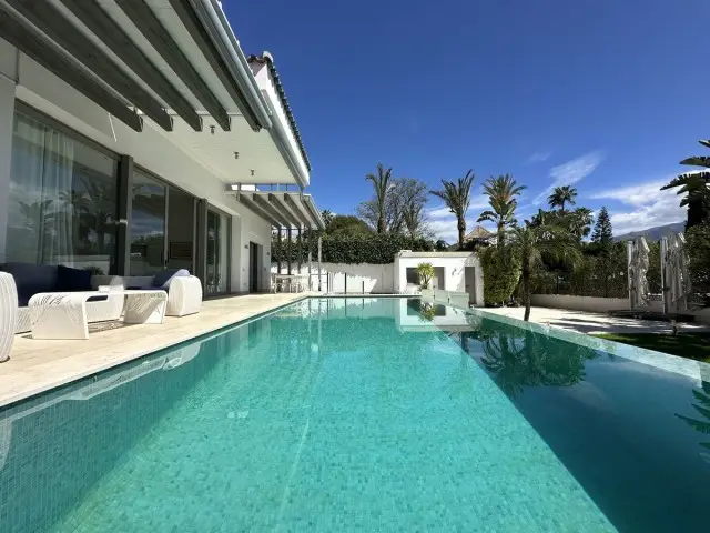 Casa-Villa de 5 Dormitorios alquiler Benahavis, España