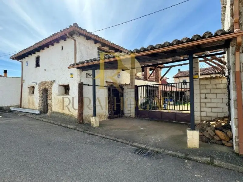 Venta Casa con chimenea Golpejar de la Sobarriba Ref 256
