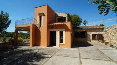 Casa de Campo en Búger: Alquiler con Encanto Rural