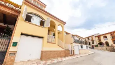 Casa en Olivares con Piscina y Vistas a la Montaña