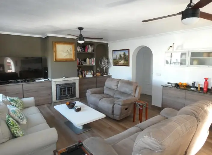 Villa de 4 Dormitorios en Venta Camposol