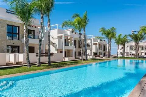 Bungalows en Orihuela Costa con Vistas al Lago