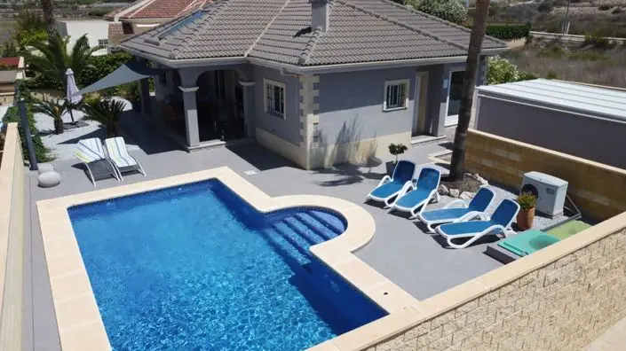 Villa 4 Dormitorios en Venta La Romana Costa Blanca