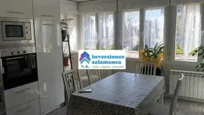 Chalet adosado en venta en Urbanización El Encinar