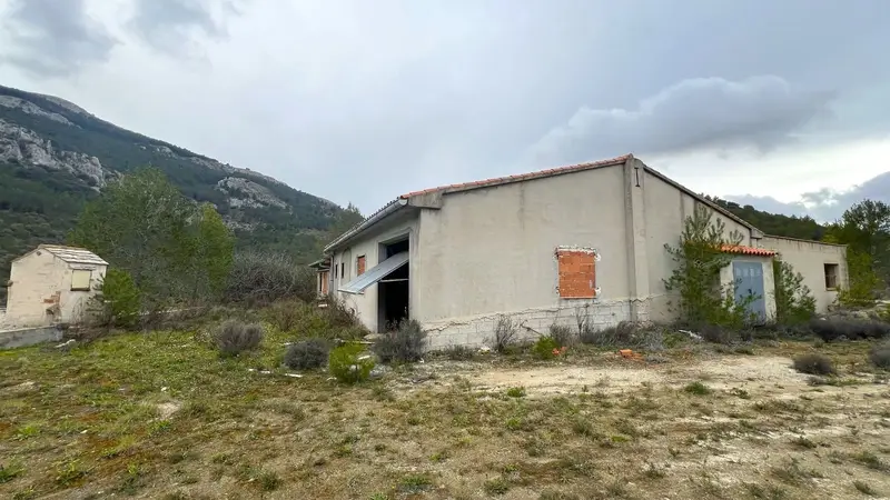 Chalet en Venta Castell de Castells para Reformar