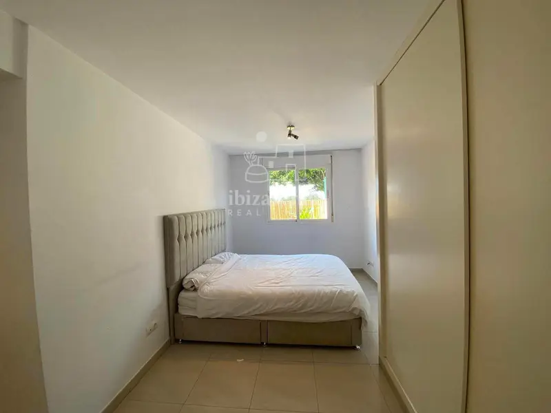 Bajo con Terraza y Piscina en Ibiza Ciudad