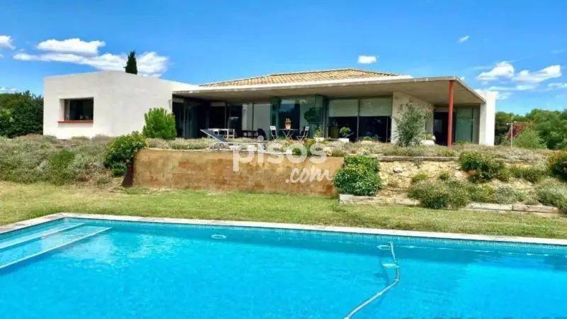 Chalet en Venta Peralada 4 Dormitorios Piscina Jardin