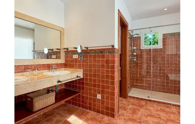 Casa 6 Dormitorios 1260m2 Estepona Piscina Privada