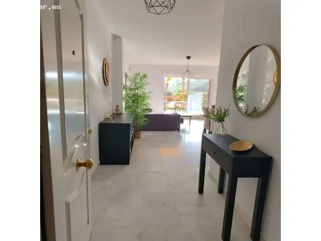 Apartamento en Marbella con Vistas al Mar