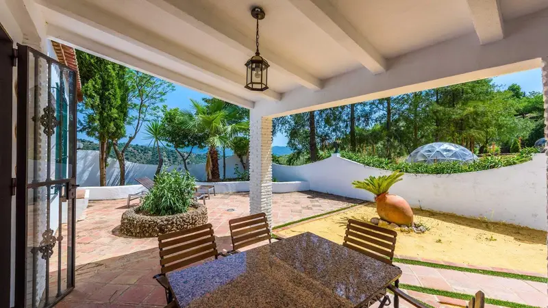 Chalet Andaluz con Piscina Privada y 2 Dormitorios