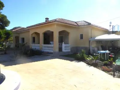Villa de Lujo en Murcia: 6 Dormitorios, Piscina Privada y Gran Parcela