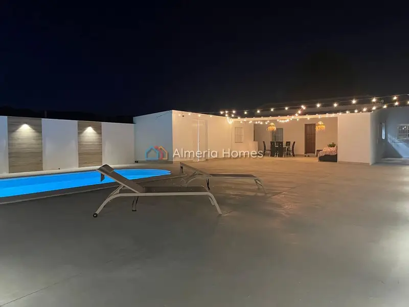 Chalet en Venta Tabernas Almeria 3 Dormitorios Piscina