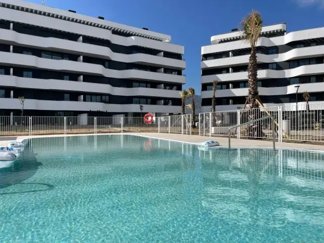 Piso de 3 Dormitorios en venta Torremolinos, España