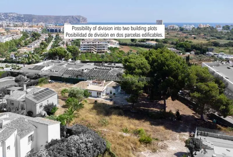 Parcela urbanizable en Jávea con casa 2600m2 ideal inversores