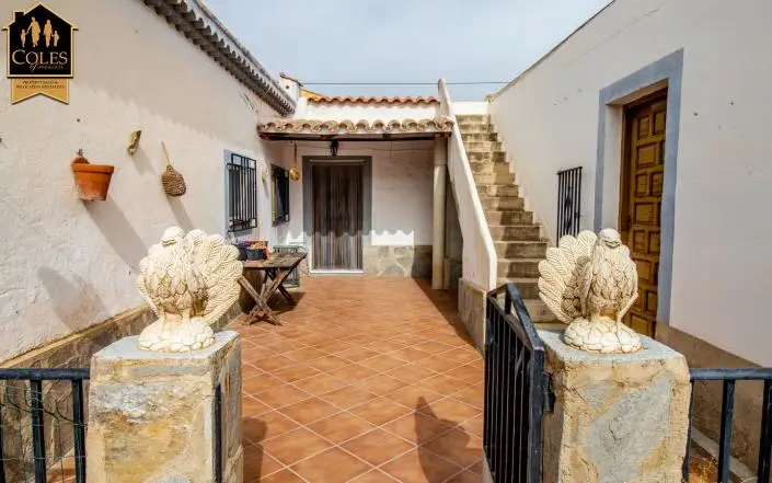 Villa Rural 4 Dormitorios Cerca de Cariatiz