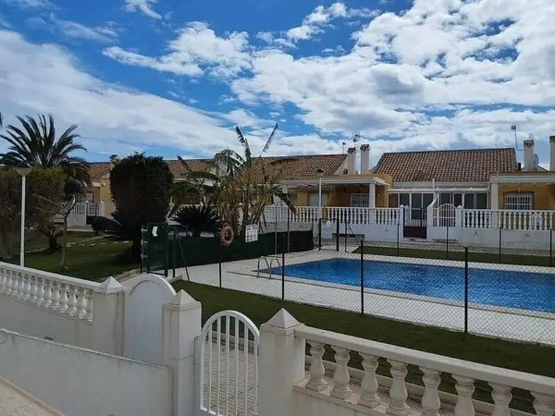 Adosado en Los Nietos 2 Dormitorios 1 Baño Piscina Comunitaria