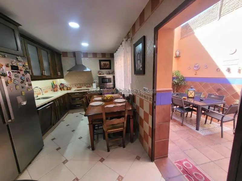 Casa familiar en Jerez de la Frontera con garaje y dos azoteas