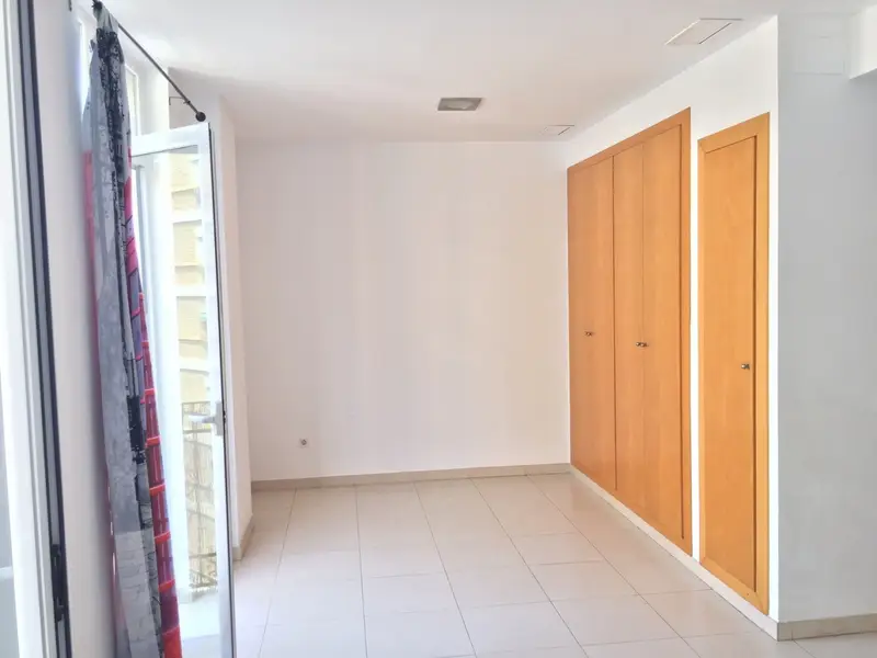 Alquiler Dúplex con patio en Mont-Olivet, Valencia - Ref: DT0018VA