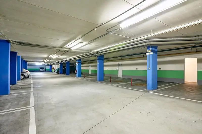 Garaje en Venta en Pamplona Calle Santos A Ochandategui
