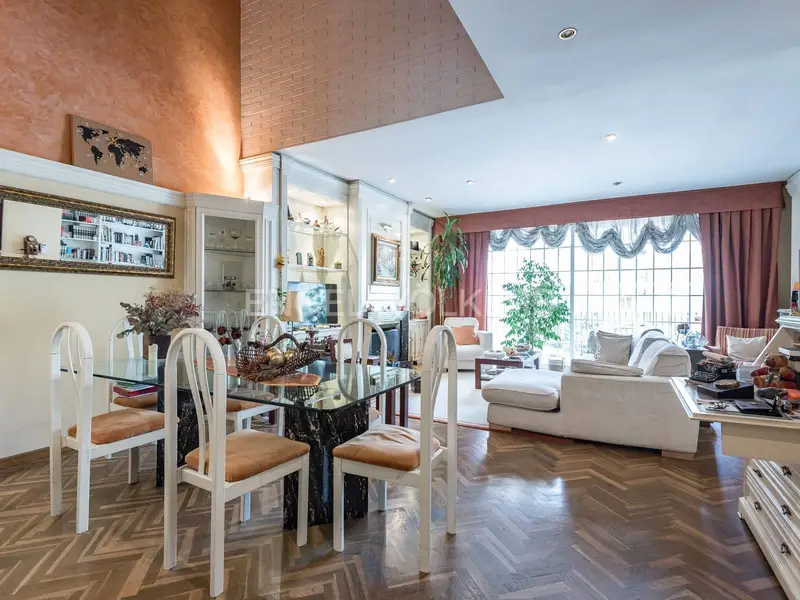 Casa en Montcada i Reixac con 4 habitaciones y 3 terrazas