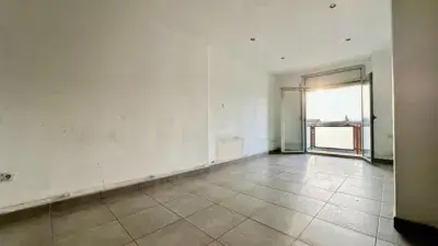Dúplex en Venta Manlleu a Reformar 3 Habitaciones Terraza