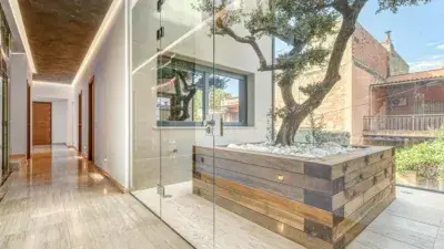 Casa Minimalista con Piscina en Figueres
