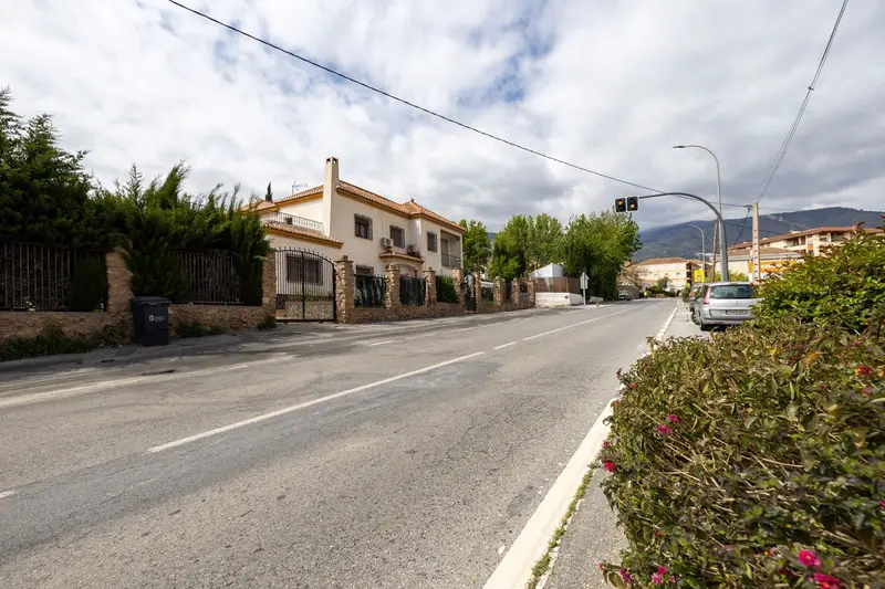 Chalet en venta en Orgiva 7 dormitorios 3 baños piscina barbacoa