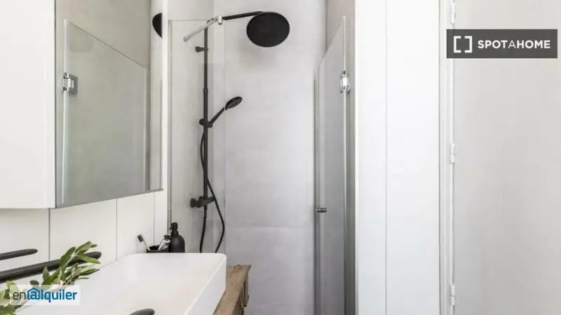 Apartamento 2 Dormitorios Chueca Amueblado Balcón Aire Acondicionado
