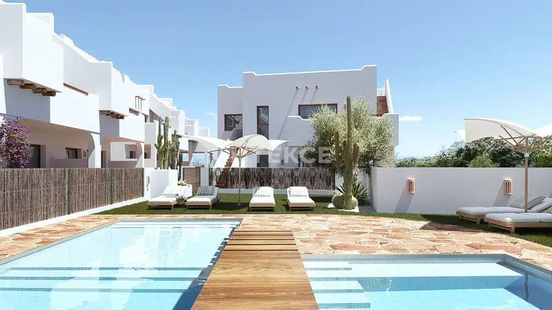 Casas en Pilar de la Horadada Costa Blanca con Piscina