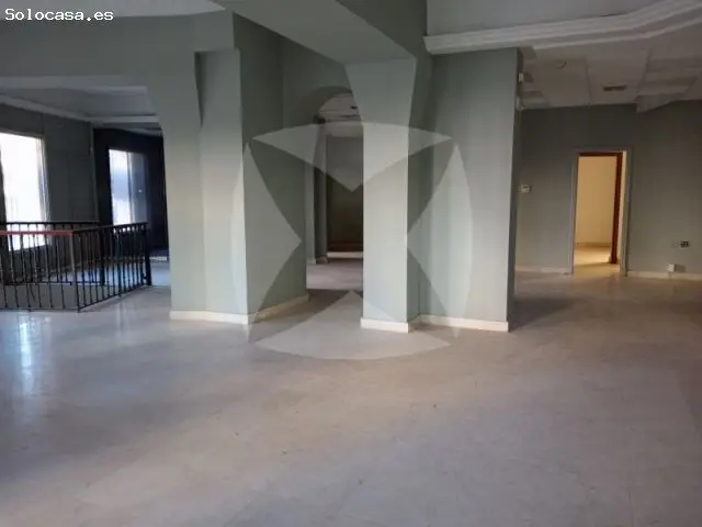 Local Adaptado en Venta Zona Centro Planta Baja y Semisotano