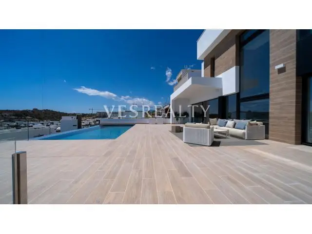 Villa de Lujo en Finestrat con Vistas al Mar