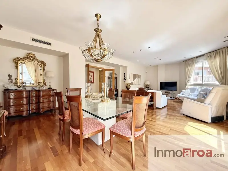 Piso en Alquiler Valencia Centro 171m2 4 Dormitorios 3 Baños