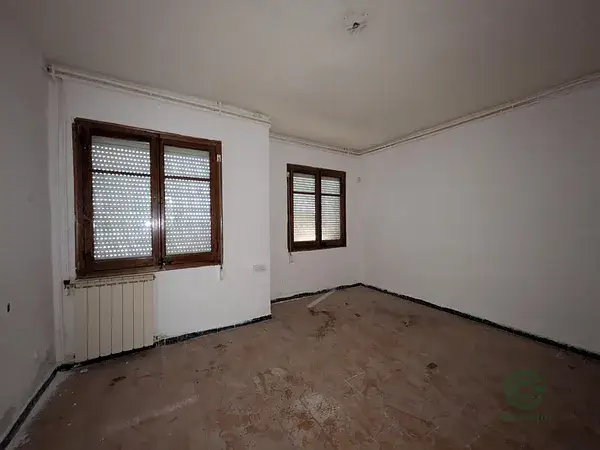Casa adosada en Flix Tarragona 100m2 3 dormitorios